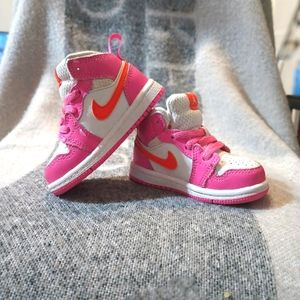 Babygirl's Air Jordan 1 Pinksicle (Get 2 free pairs of Nike shoes with purchase)